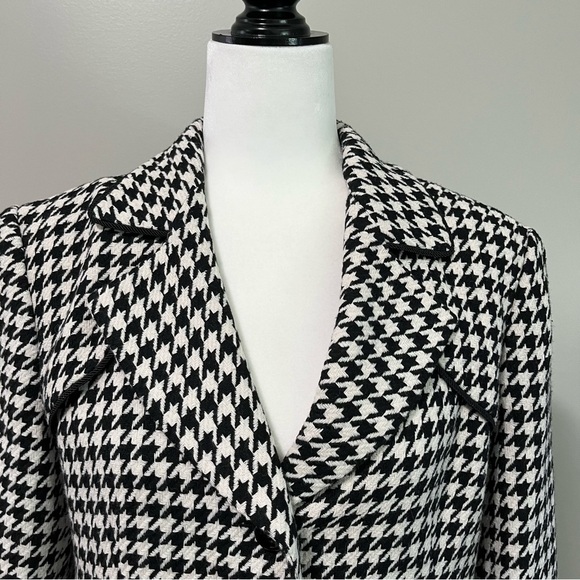 Baia Notch Lapel Black White Houndstooth Fully Lined Three Button Blazer - Picture 3 of 15